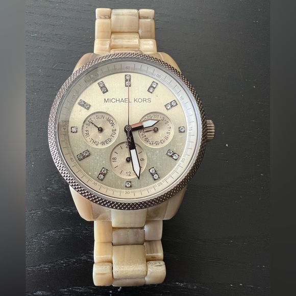 Michael Kors Watch - Picture 6 of 6